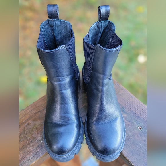 Steve Madden Hayle Chelsea Black Ankle Boots - Picture 2 of 6